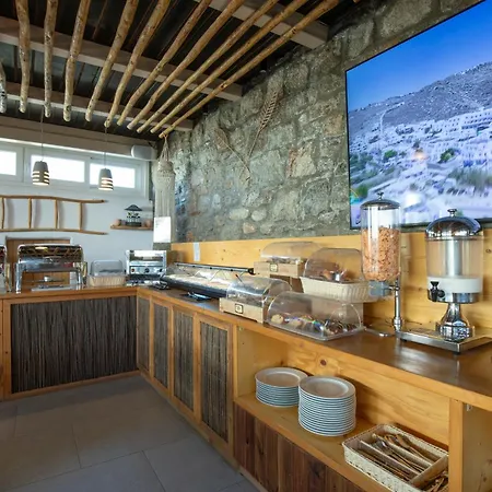 Alexandros Mykonos Kluvász