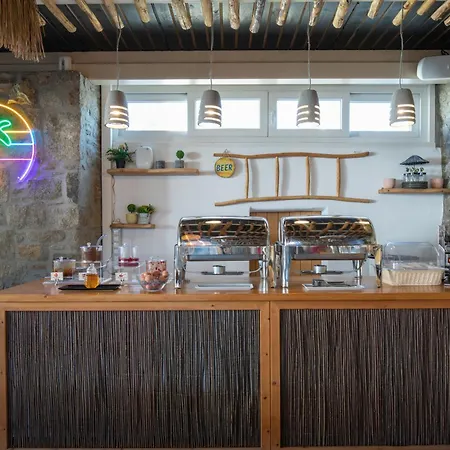 Alexandros Mykonos Kluvász