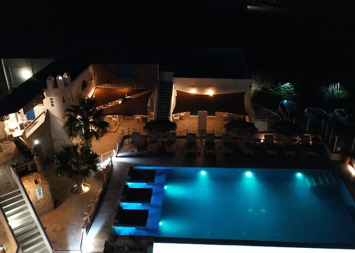 Alexandros Mykonos Kluvász